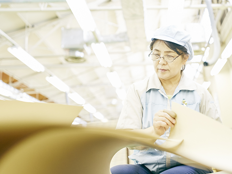 特種東海製紙 岐阜工場
仕上室