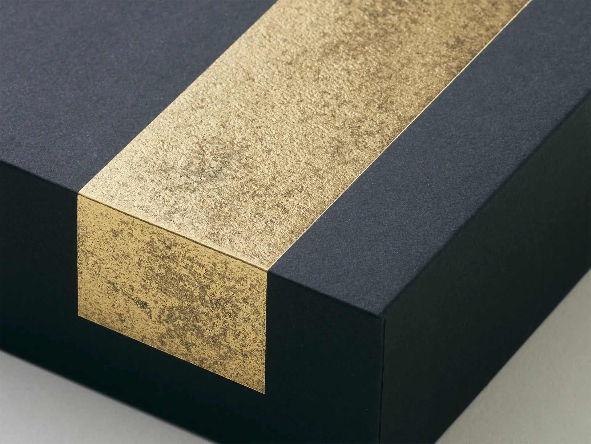 従来品（箔押しから7ヶ月経過したもの）